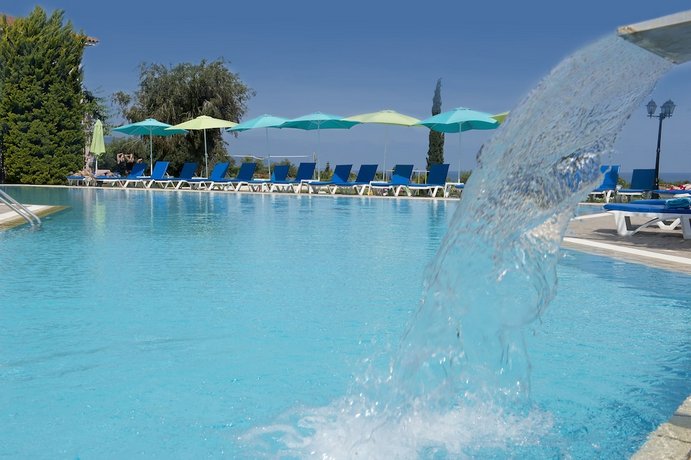 Akamanthea Holiday Village