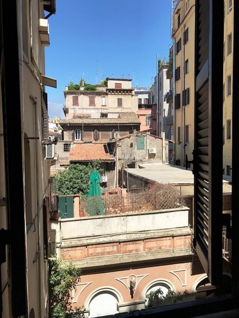 San Daniele Bundi House