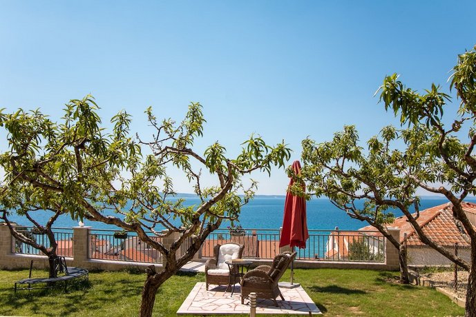 Apartments Rakuljic