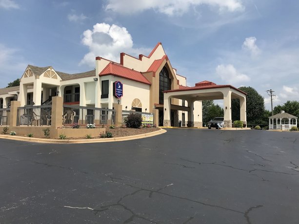 Carolina Inn & Suites of Lake Norman