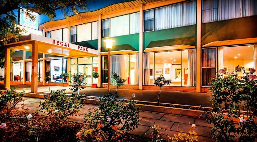 Photo: Comfort Inn Regal Park Photo: Comfort Inn Regal Park
