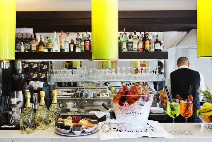 Bar_Restaurant