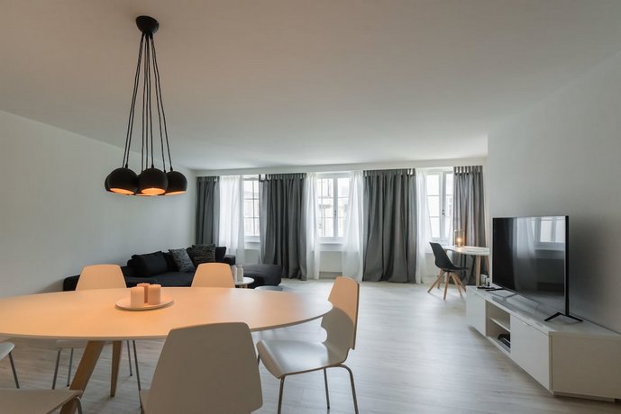 Paradeplatz Apartment by Airhome