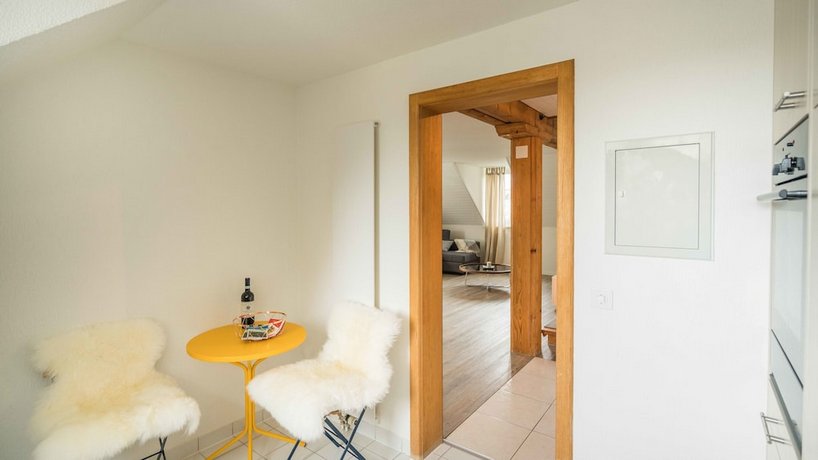 Lowenplatz Apartment near Station by Airhome