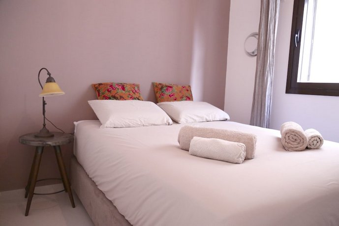Holyguest - Hess St 8