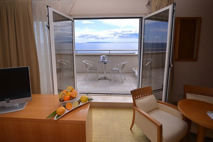 La Luna Island Hotel