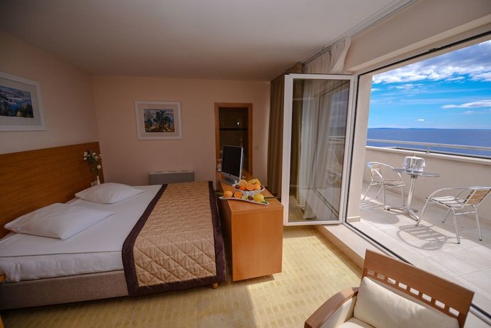 La Luna Island Hotel