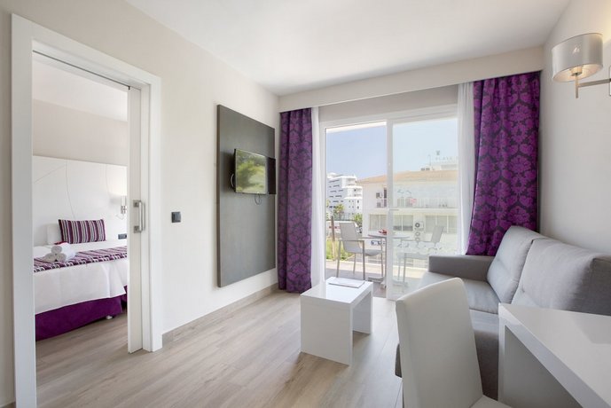 Aparthotel Playa de Muro Suites