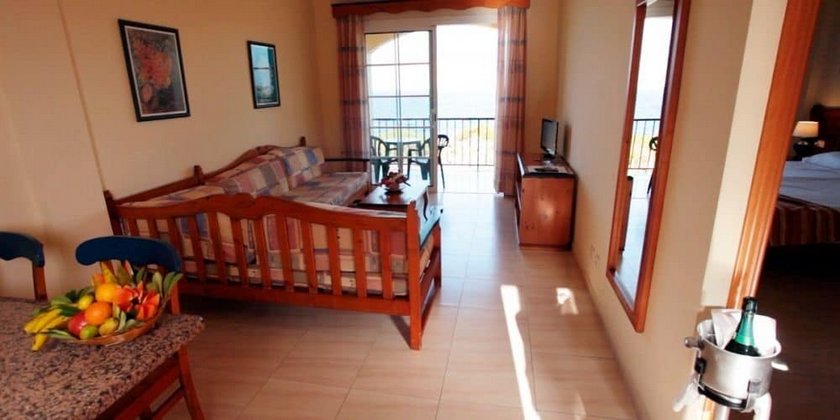 Hotel Las Olas Brena Baja