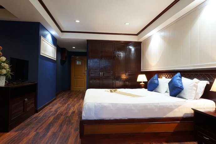 Miloft Sathorn Hotel