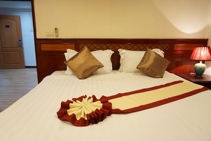 Miloft Sathorn Hotel