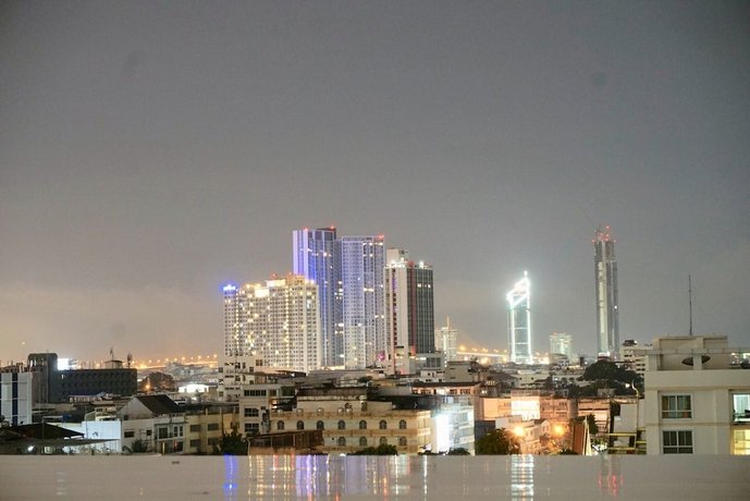 Miloft Sathorn Hotel