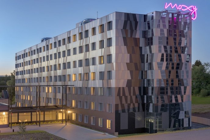 Moxy Oslo X