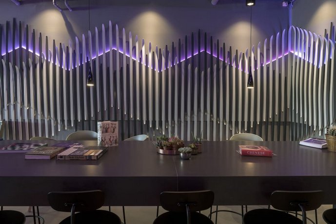 Moxy Oslo X