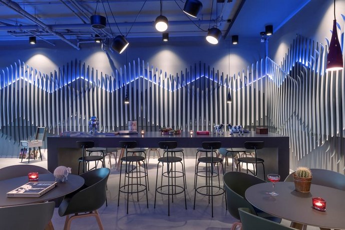 Moxy Oslo X