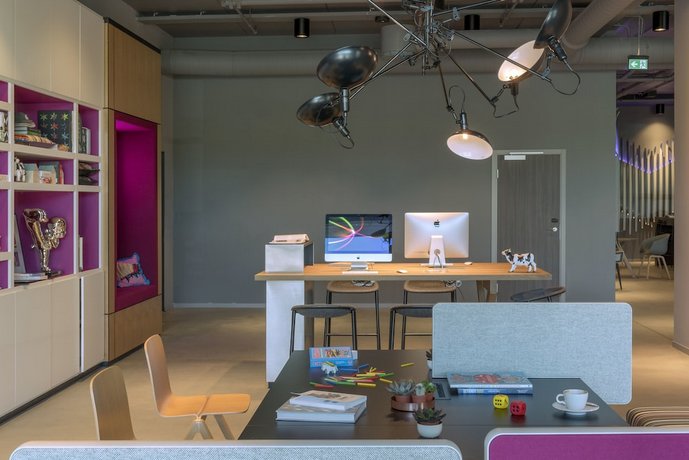 Moxy Oslo X