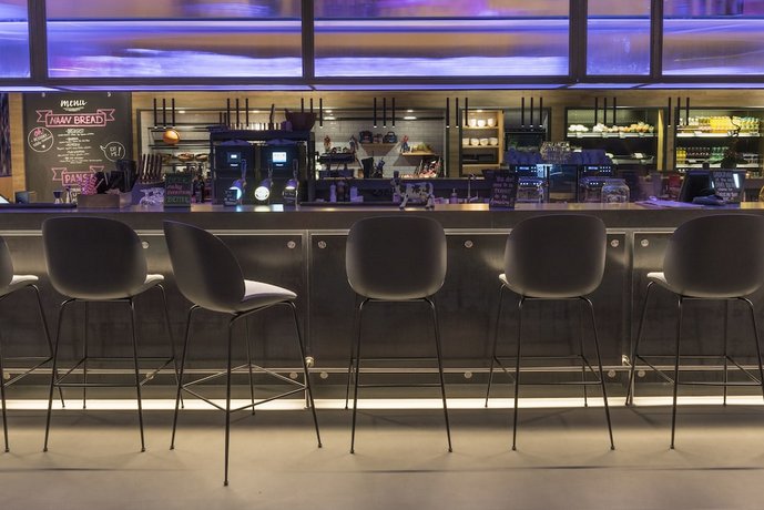 Moxy Oslo X