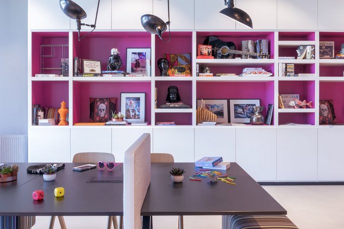 Moxy Oslo X