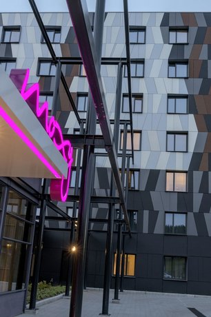 Moxy Oslo X