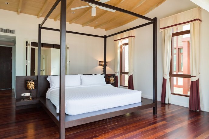 Amatapura Beachfront Villa 15