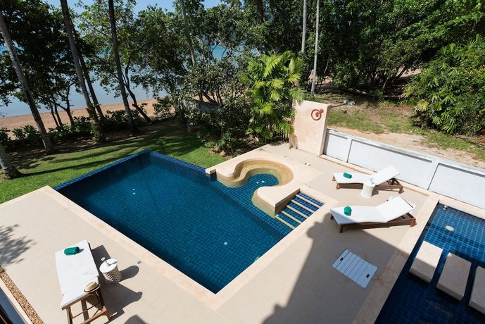 Amatapura Beachfront Villa 15