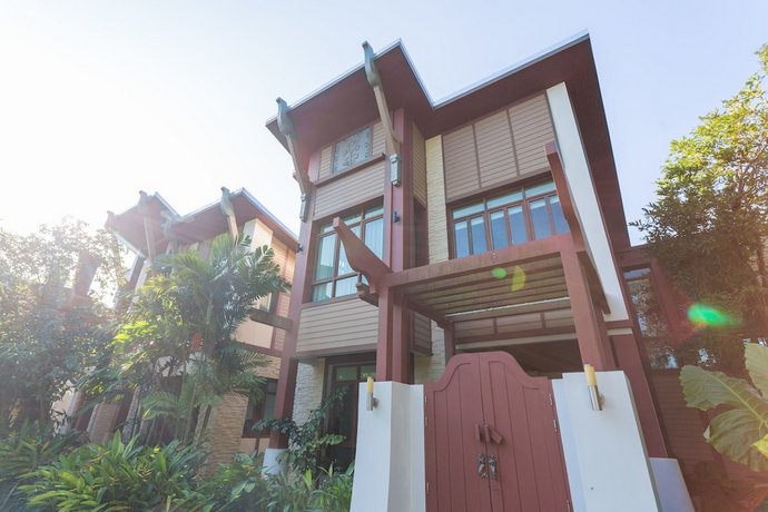 Amatapura Beachfront Villa 15
