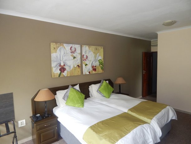 Elephant Lake Hotel
