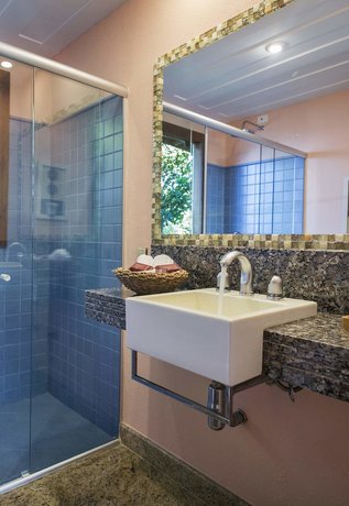 Cliffside Luxury Inn