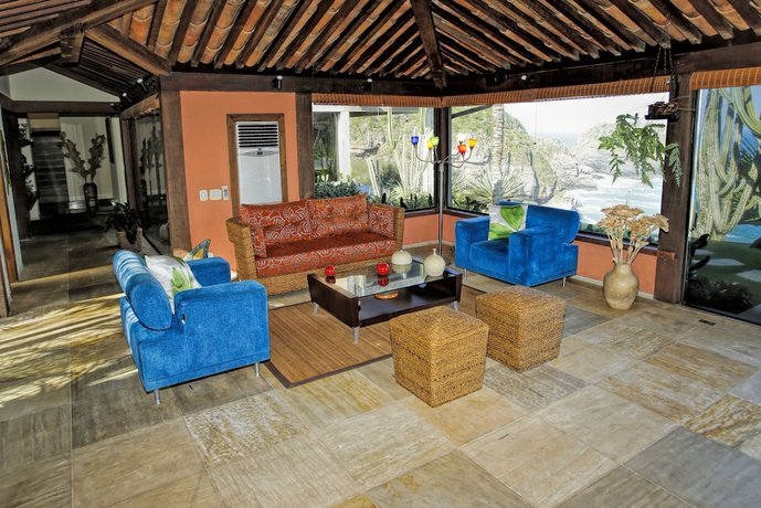 Cliffside Luxury Inn
