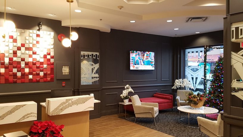 Ramada by Wyndham Vancouver Downtown