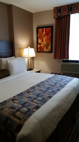 Ramada by Wyndham Vancouver Downtown