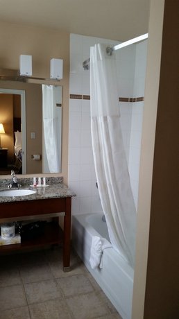 Ramada by Wyndham Vancouver Downtown