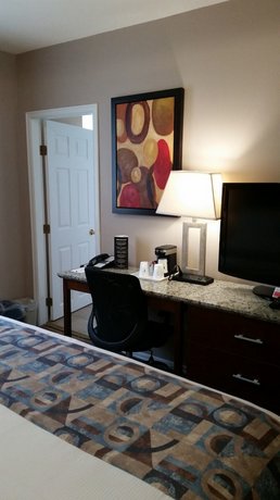 Ramada by Wyndham Vancouver Downtown