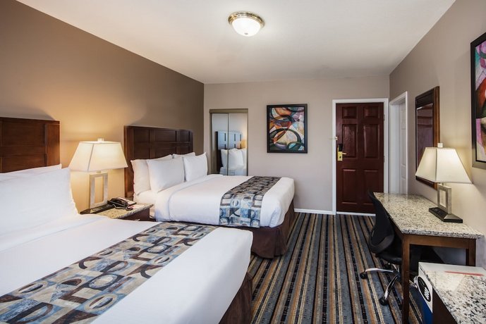 Ramada by Wyndham Vancouver Downtown