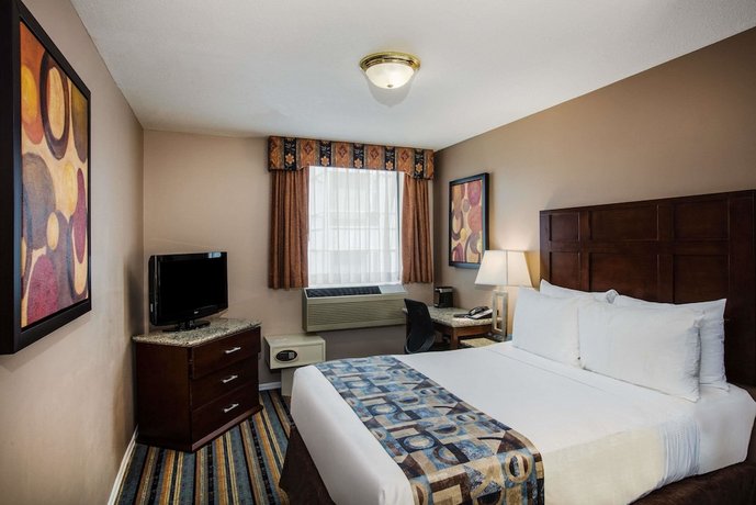 Ramada by Wyndham Vancouver Downtown