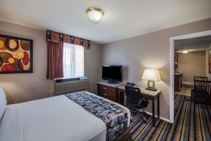 Ramada by Wyndham Vancouver Downtown
