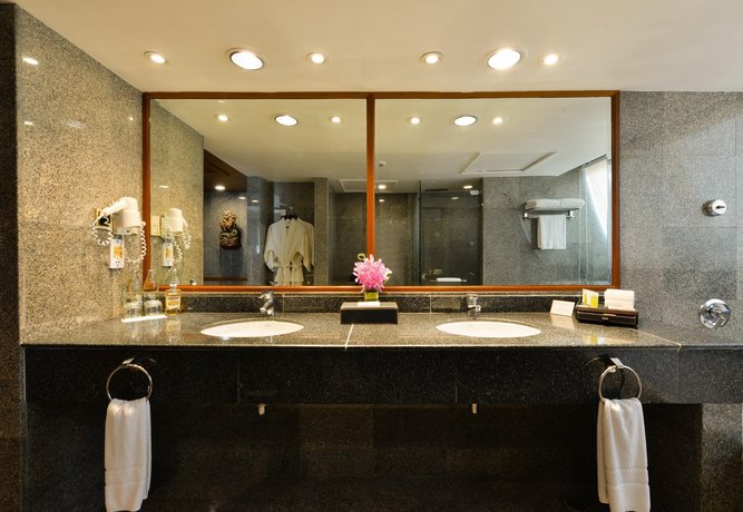 Boulevard Hotel Bangkok Sukhumvit