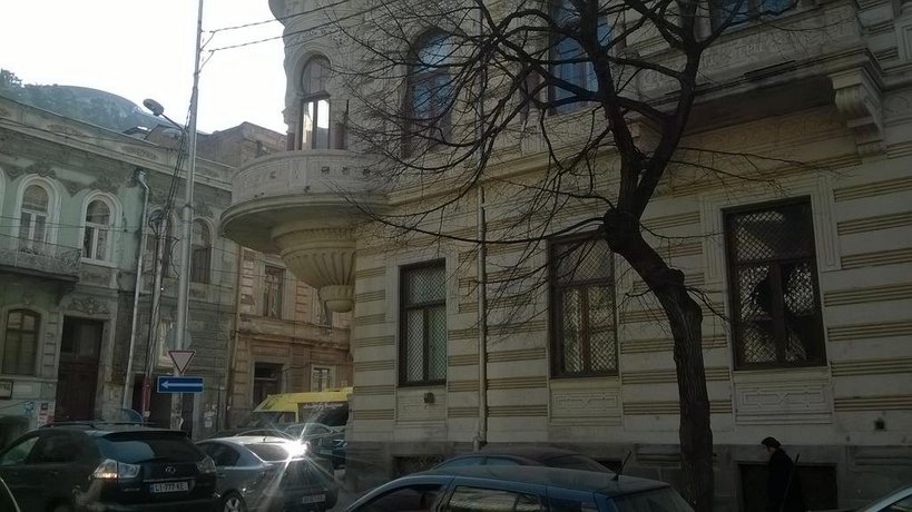 Apartmnet on Machabeli 20