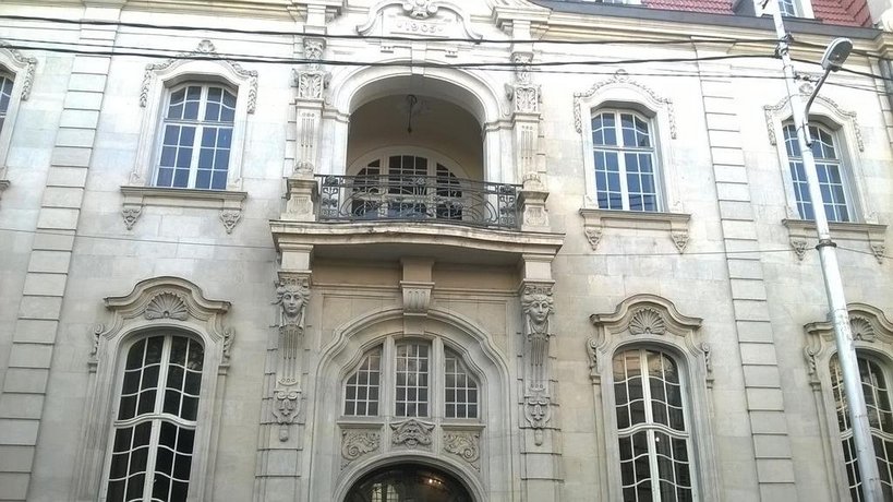 Apartmnet on Machabeli 20