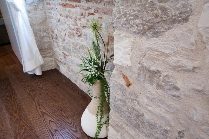 Speruna Luxury Inn