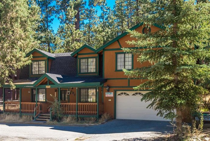 Alpine Escape by Big Bear Cool Cabins