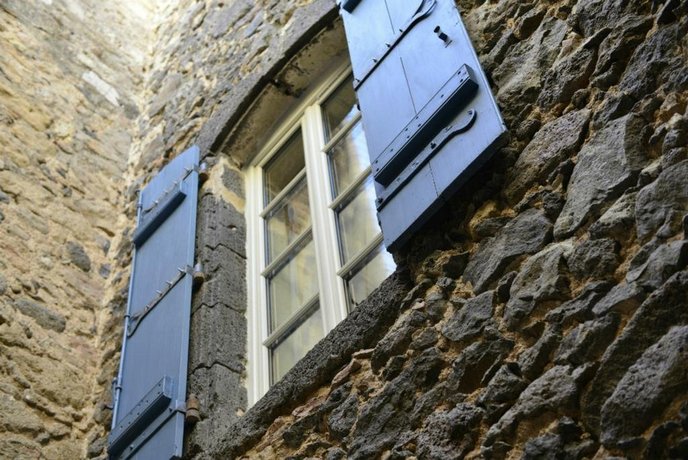 Rue Galilee Noilly Prat France thumbnail