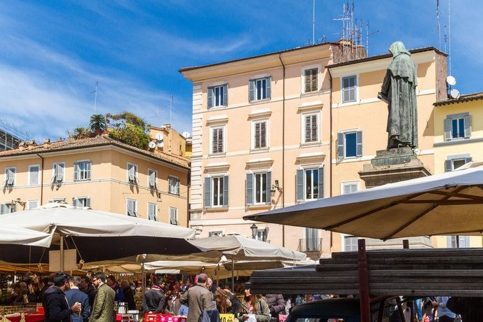 Rome as you feel - Baullari with terrace