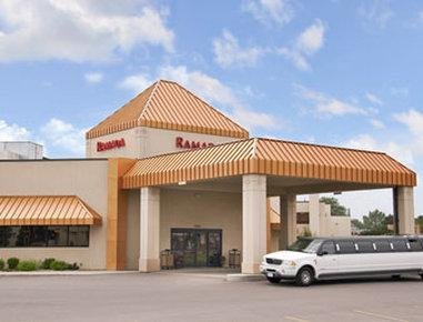 Ramada Inn & Suites Airport