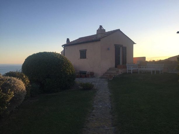 La Casa Del Faro