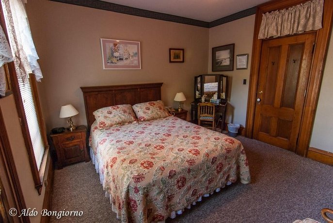Carriage House Inn Fredericton