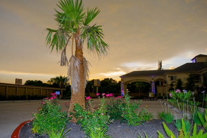 America's Inns & Suites Willowbrook