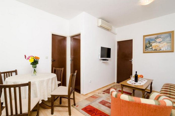 Apartment Amela