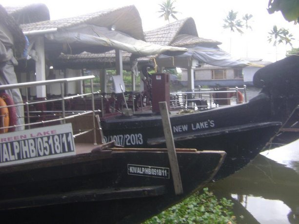 Best Kerala Houseboat