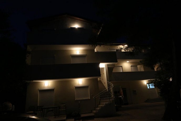 Novalja Inn 2